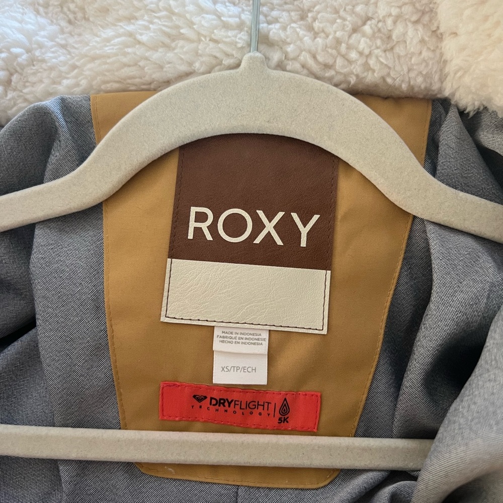 Roxy Snow Winter Jacket - image 4